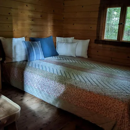 Blockhuette 35 Km Noerdlich Von Hamburg *